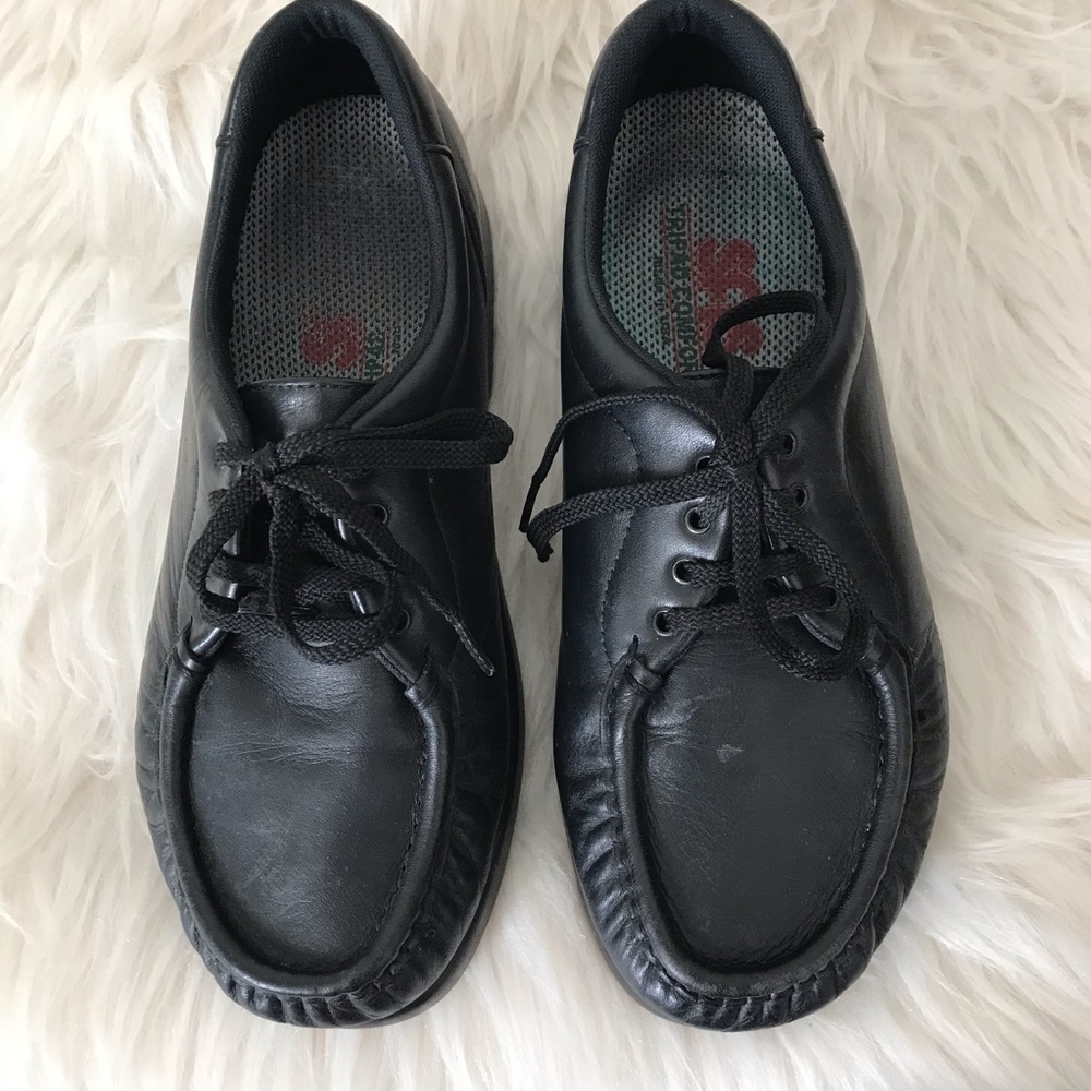 SAS women black leather walking shoes size 8 wide